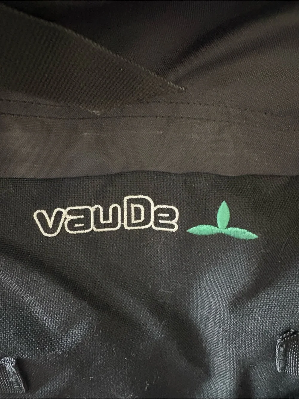 Vaude  Asymmetric 50 Backpack in Black & Blue